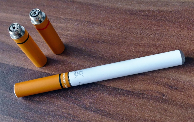 e-cigarette-SILLANS LA CASCADE-min_electronic_cigarette_e_cigarette_nicotine_vapor_vaporizer_smoke_tobacco-663282